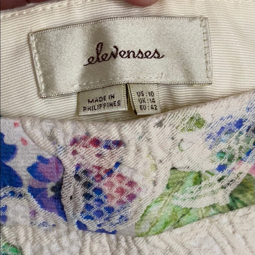 Elevenses embroidered shorts - Picture 6 of 7